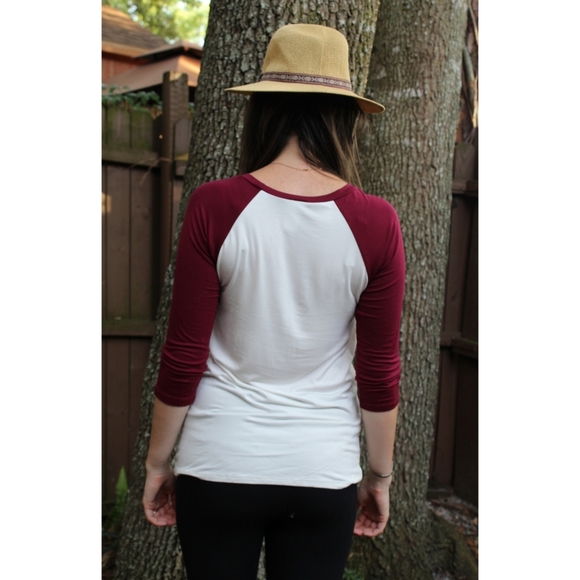 "World's Best Cat Mom" Graphic 3/4 Sleeve Tee - Picture 4 of 5